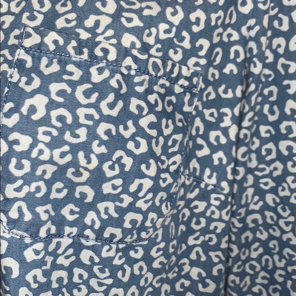 100% Cotton Button Down Top - Picture 2 of 7